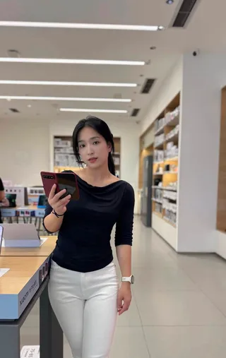 和极品人妻做爱，被操迷糊了胡言乱语。