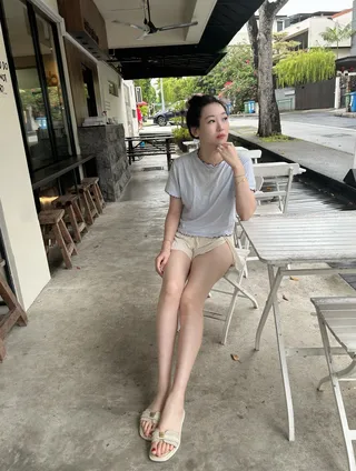 干离异少妇，欲望很大，一晚上要操三次才能满足。