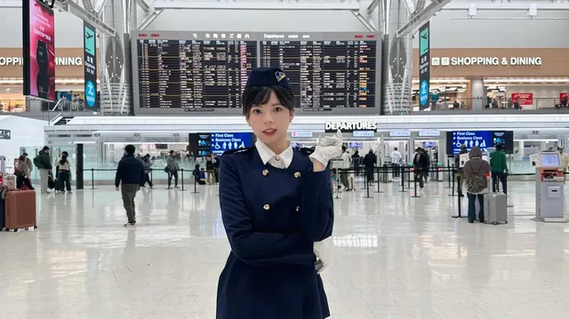 操空姐女友屁眼，操她的时候突然停下来问她喜欢老公鸡巴不