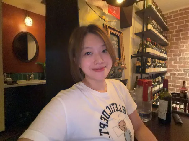 日小酒馆老板娘，奶子特别大，每次插到最深处都叫爸爸。