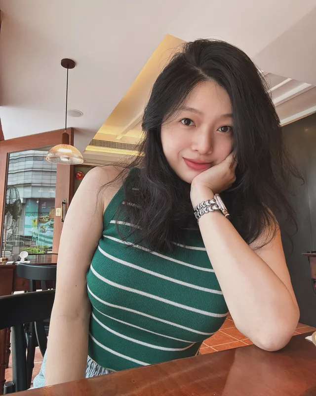520 雨夜再操骚逼酒馆老板娘，九浅一深被操的哇哇叫。