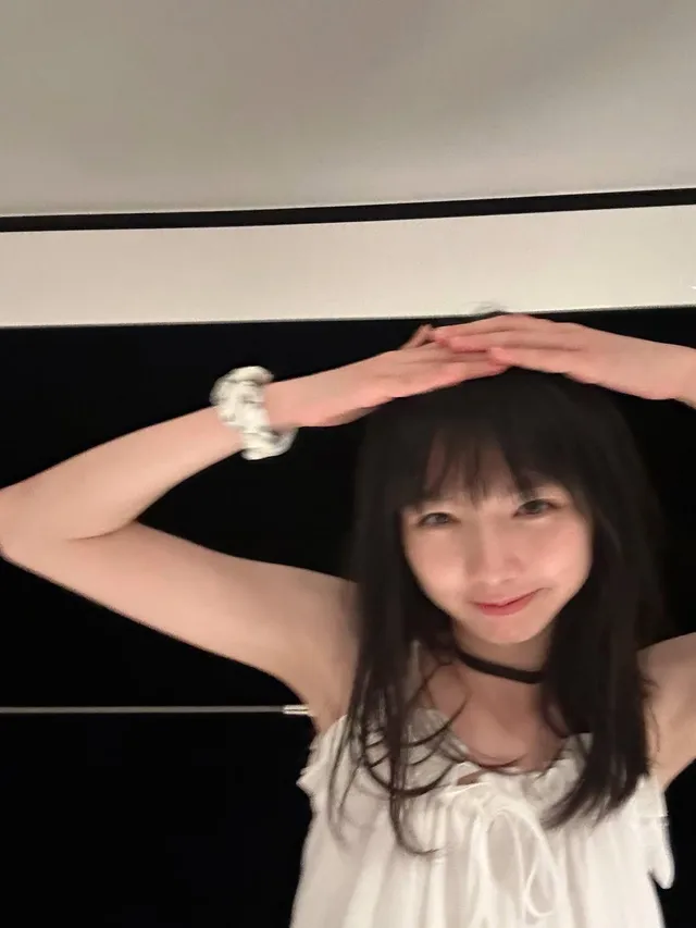 偷录出租屋情侣做爱，女的叫床太淫荡了。