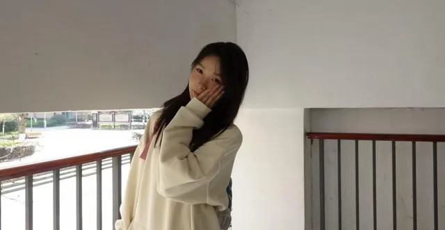 宾馆门缝录音，哥们女友叫的很大声