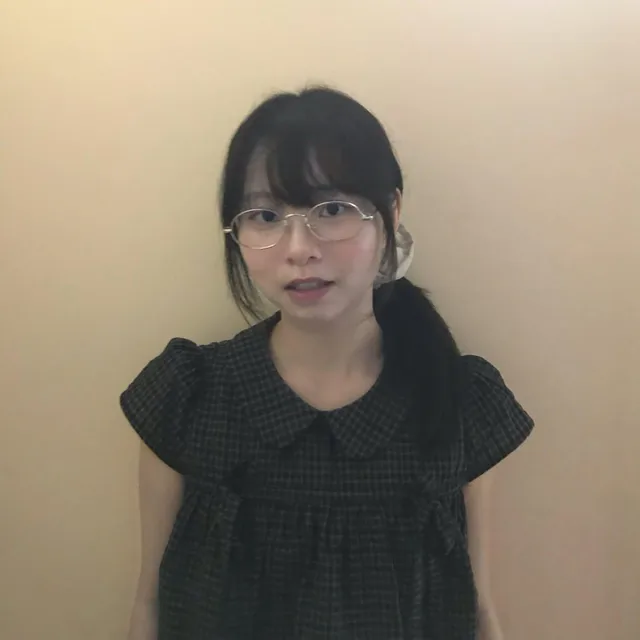 内射骚逼眼镜妹，叫床声很骚。