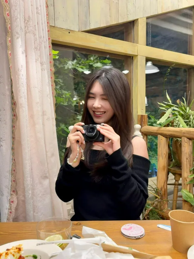 和老婆做爱录音，边操边问老婆淫荡问题。