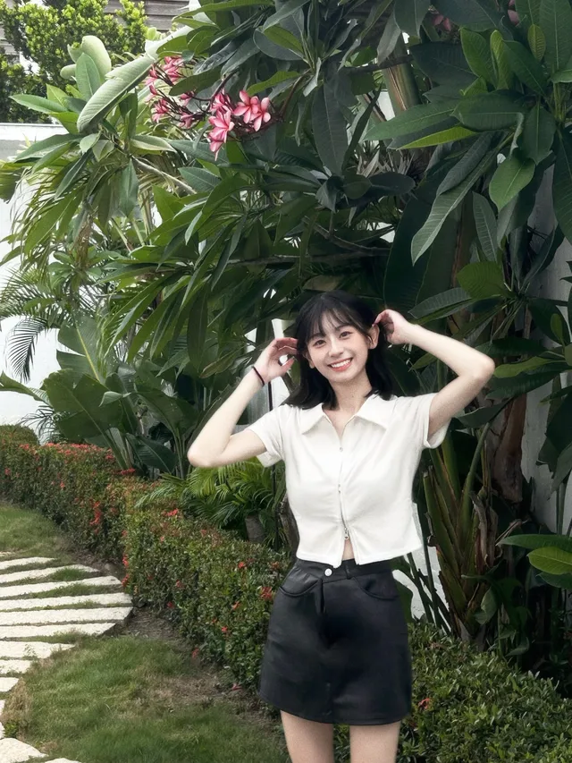 日酒店前台的女朋友，日她的时候说想被酒店客人操。
