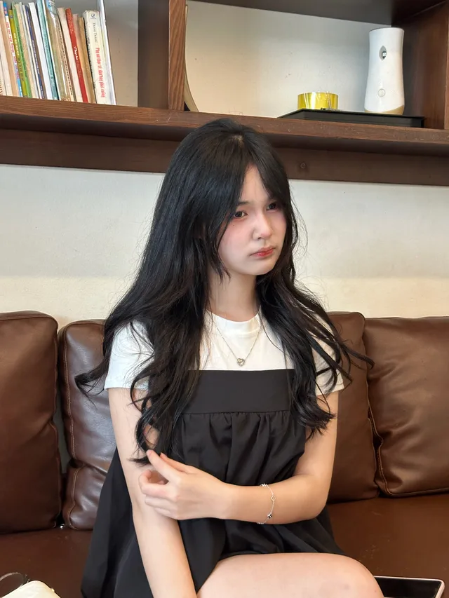 淫语调教骚逼人妻，让她和她妈脱光了去公园卖逼。