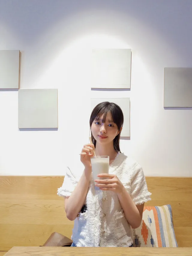 中午喝了酒性欲上来马上拉老婆回房间打炮。
