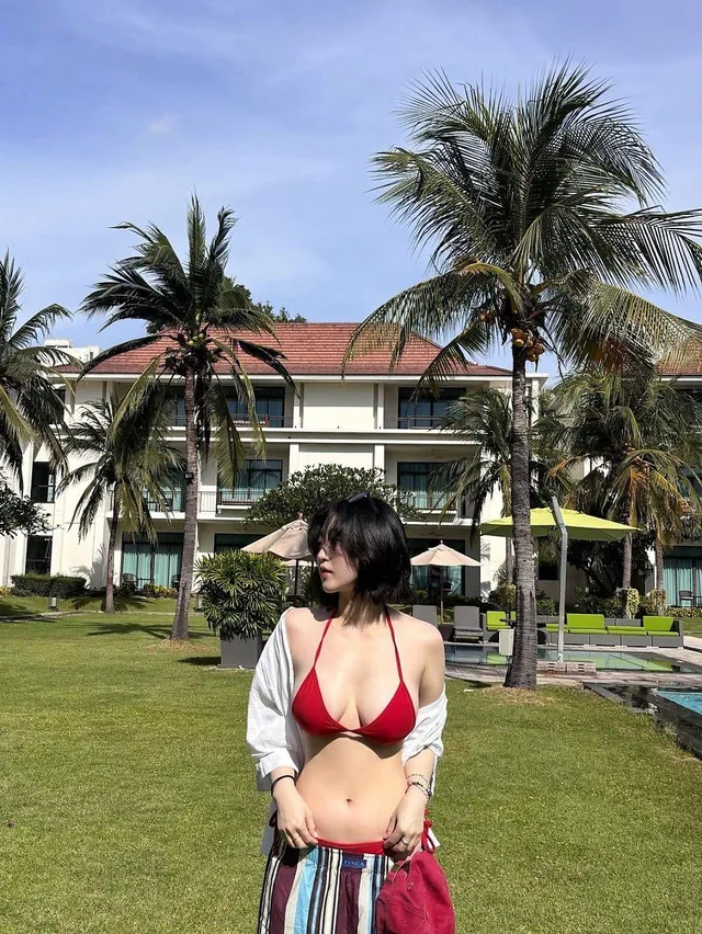 和大屁股老婆海边度假操逼录音，对白清晰。
