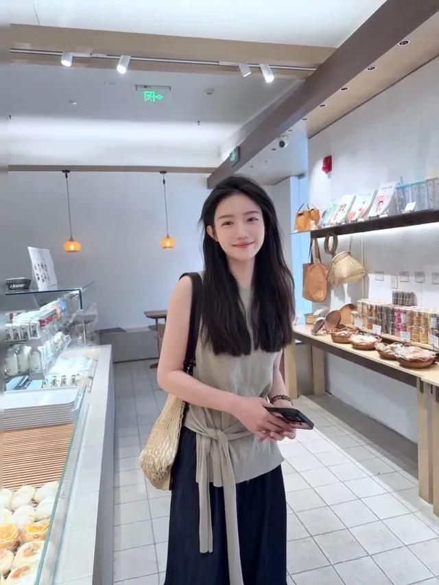 隔壁小情侣连续高潮