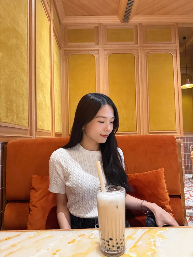 暑假前最后一炮，直接内射大一女友。