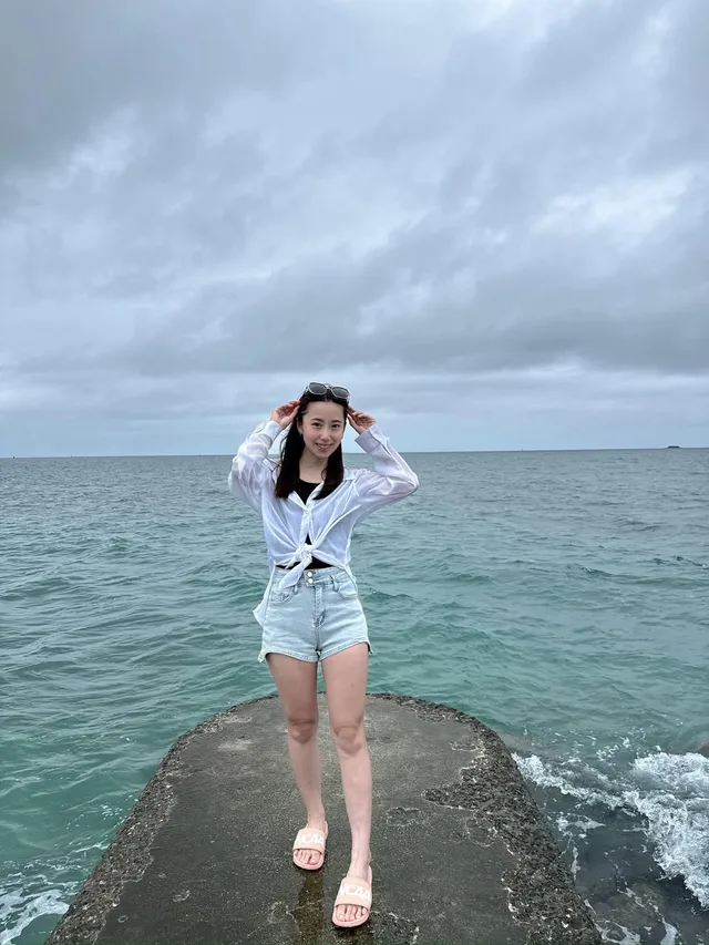 合租房操骚逼女友，隔壁室友是个男的，估计边听边撸。