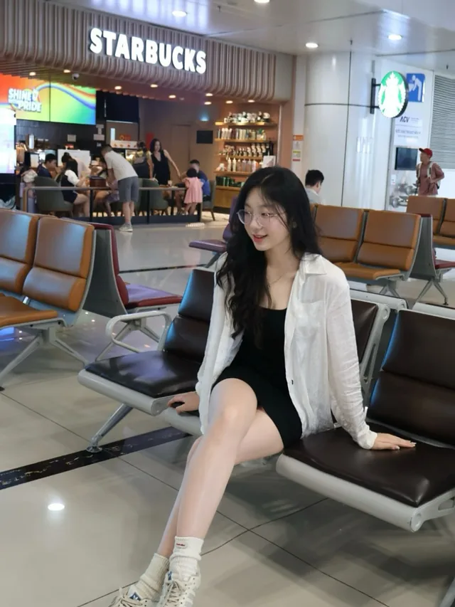 代驾朋友老婆，眼镜女果然都是骚逼。