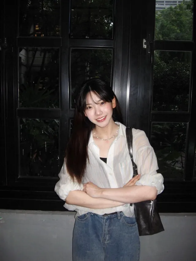 带已婚女同事旅游，晚上猛操，骚话不断。