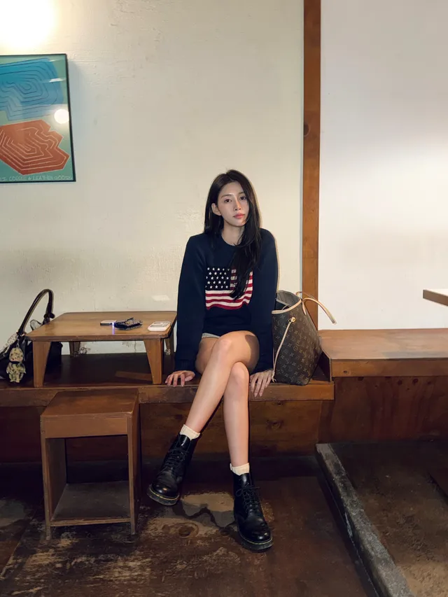 和女友做爱的淫荡对白，问女友想被射哪里。