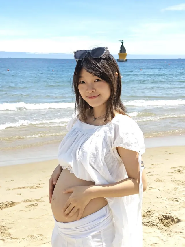 和怀孕媳妇做爱录音，边操边问老婆在操她哪里。