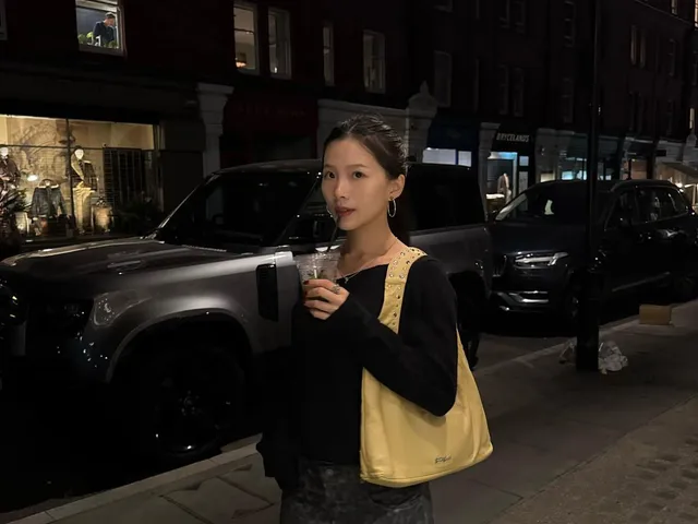 和单位少妇做爱，各种骚话，说刚被她爸射到逼里。