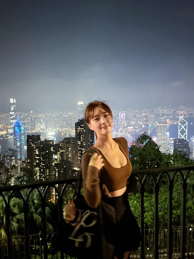 出租屋干女友，被操的说自己是骚逼。