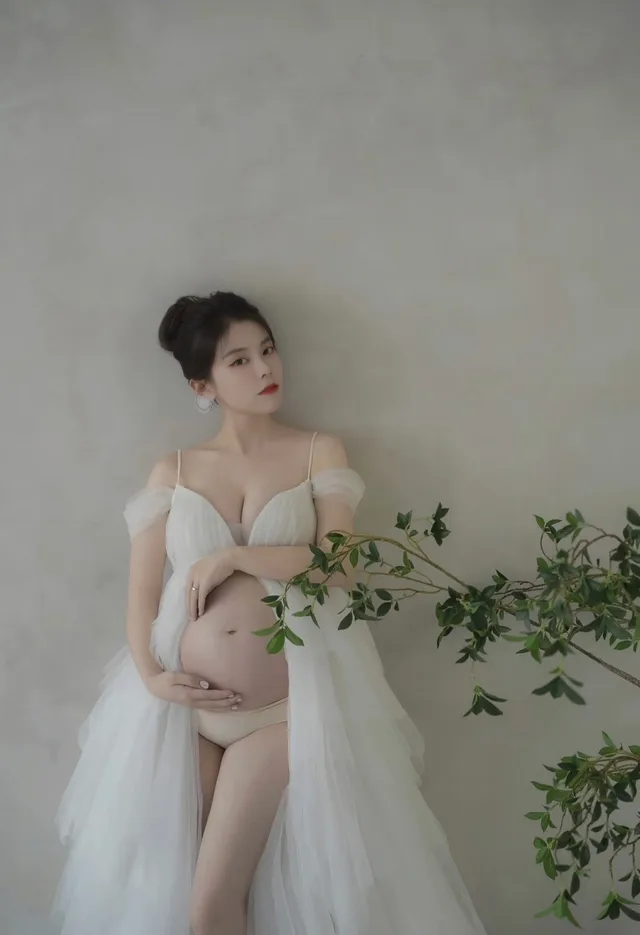 怀孕8个月老婆说快点使劲，搞死我算了。