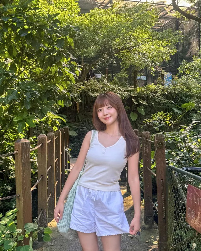 操服装店老板娘，中途暴力抠逼，直接求饶。