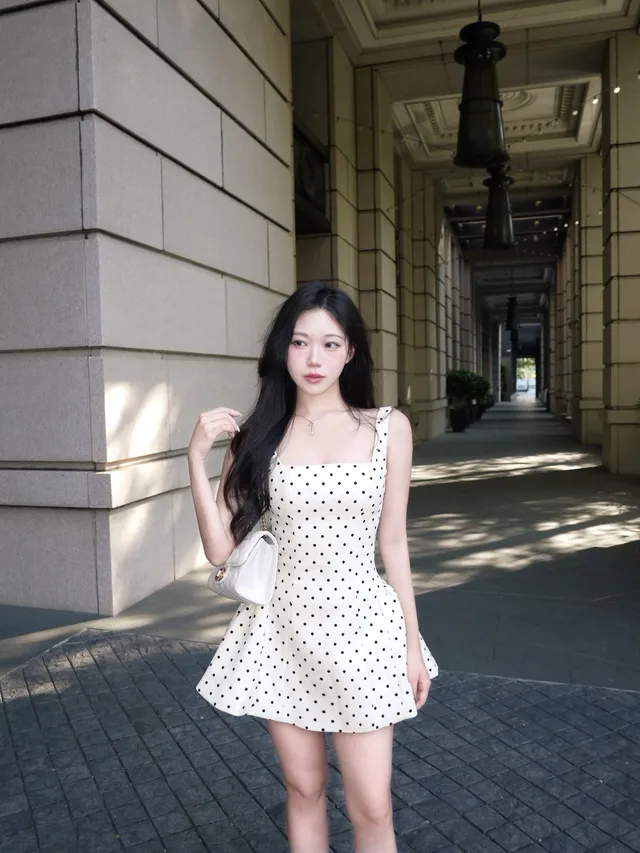 和怀孕5个月的老婆做爱，不敢操的太用力。