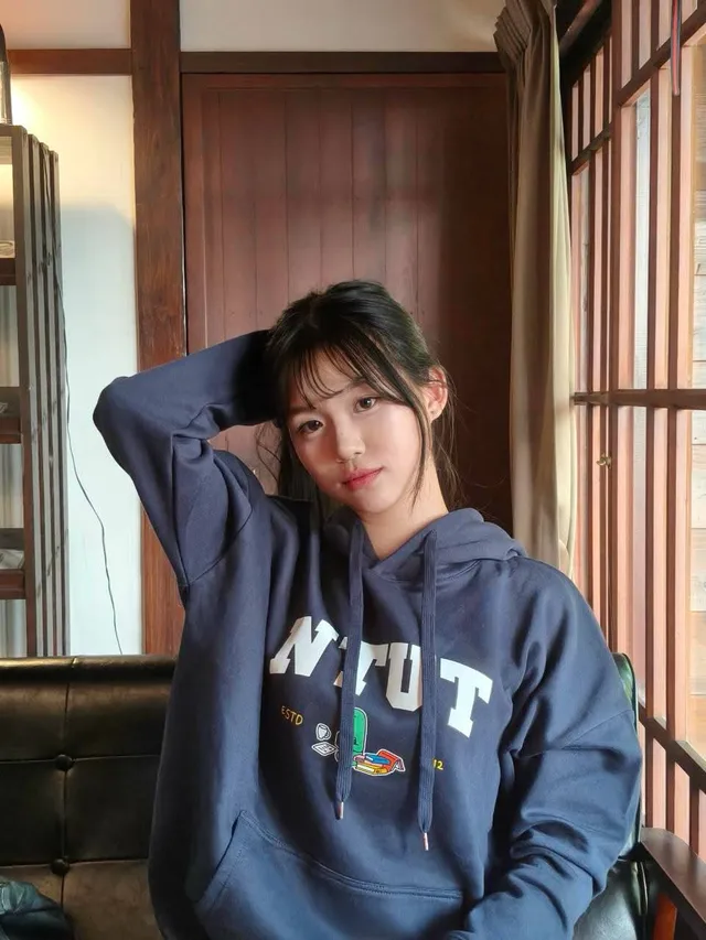 打桩可爱女友，被插的嗷嗷叫。